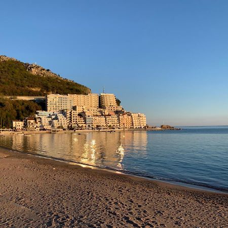 Beach Apartment Rafailovici Exterior photo