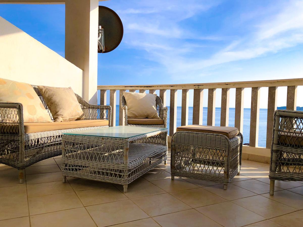 Beach Apartment Rafailovici Exterior photo